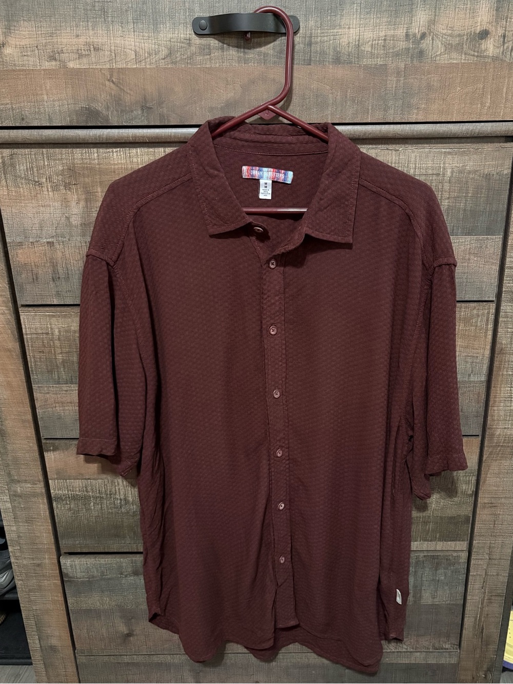 Urban Outfitters Men's Short-Sleeve Button-Down Shirt - Deep Maroon